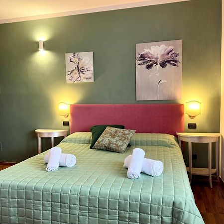 Welcome Traveller Frida'S Rooms Caprino Veronese Exterior foto