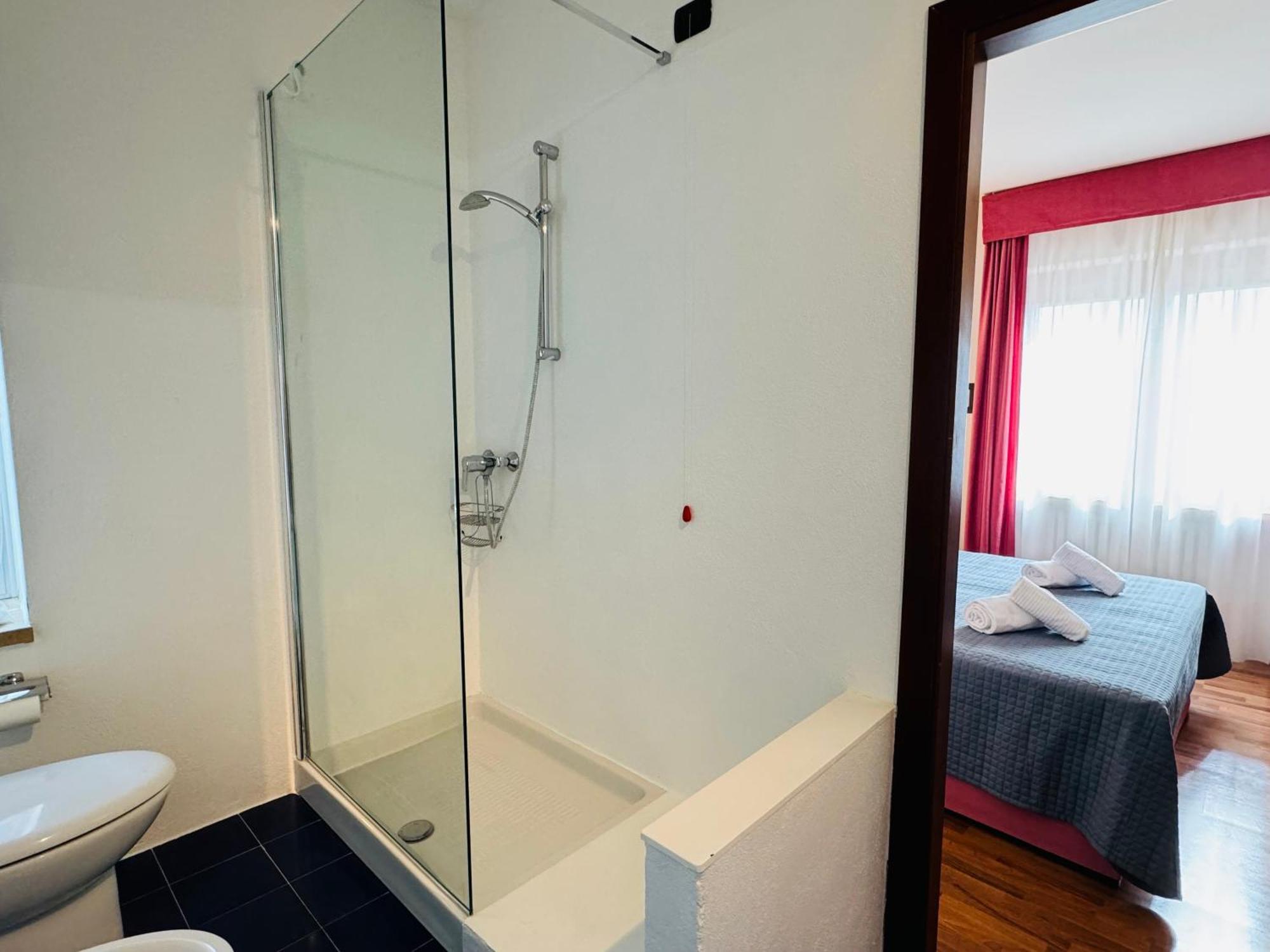 Welcome Traveller Frida'S Rooms Caprino Veronese Exterior foto
