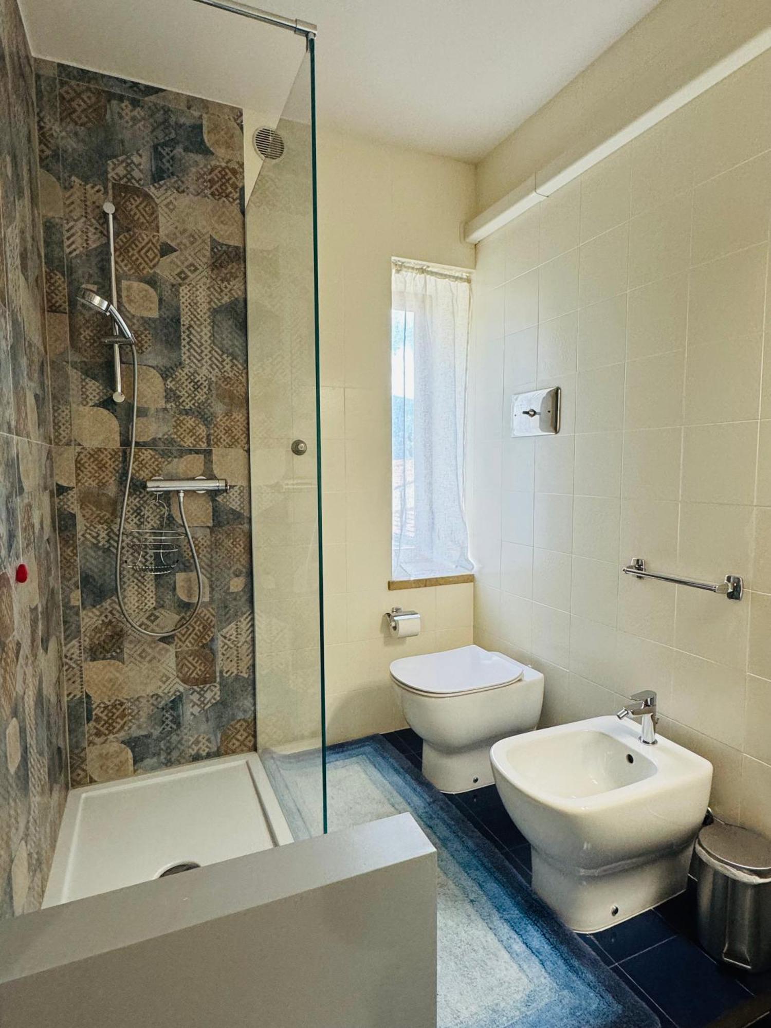 Welcome Traveller Frida'S Rooms Caprino Veronese Exterior foto
