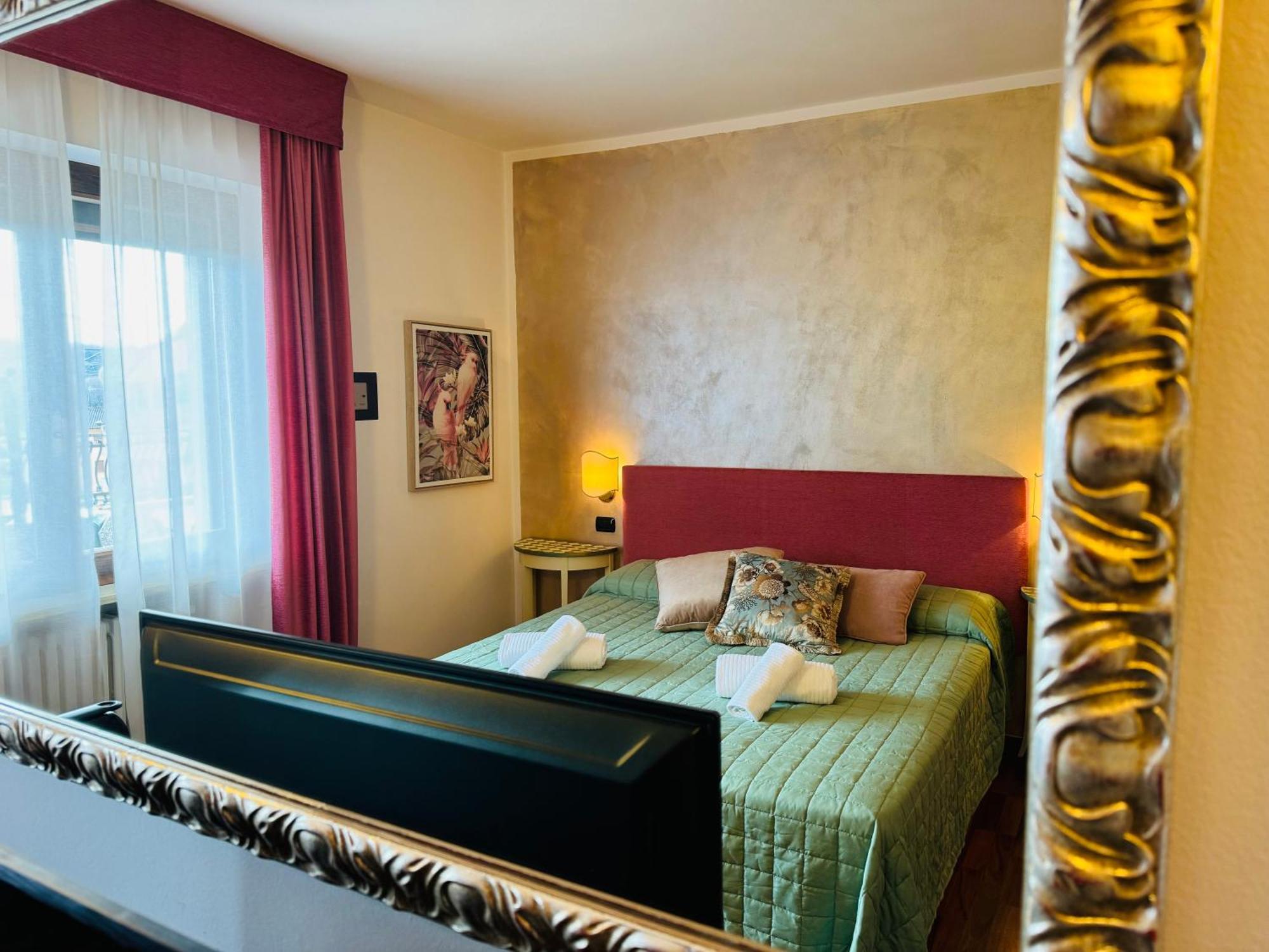 Welcome Traveller Frida'S Rooms Caprino Veronese Exterior foto