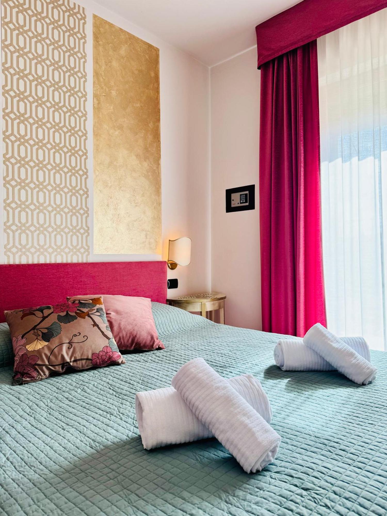 Welcome Traveller Frida'S Rooms Caprino Veronese Exterior foto
